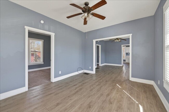 Foto del edificio - 108 W Broad St