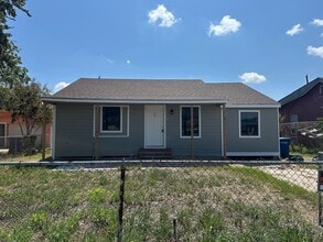 Building Photo - 1725 Whittier Dr
