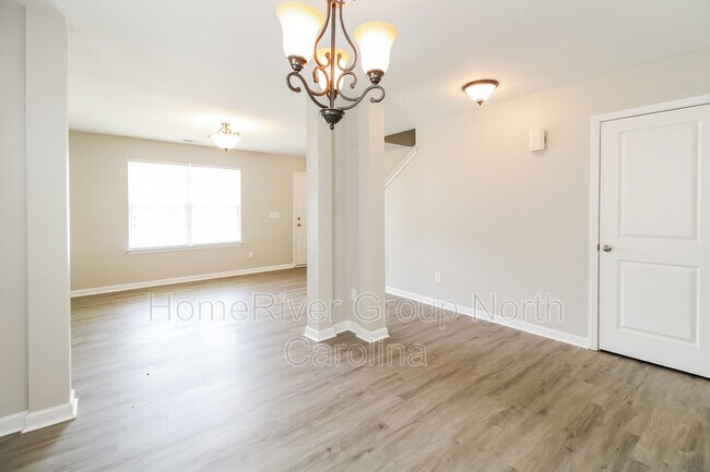 Building Photo - 4522 Jersey St