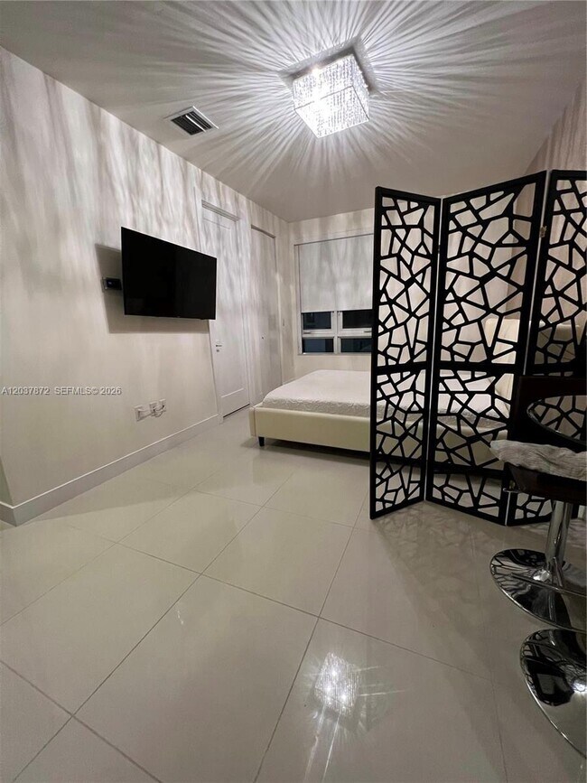 Foto del edificio - 6421 NW 104th Path