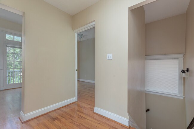 Foto del edificio - 6010 Washington Blvd