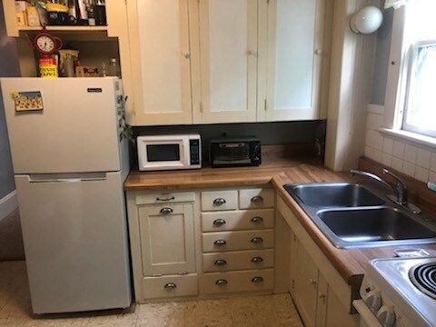 Kitchen - 291 French St