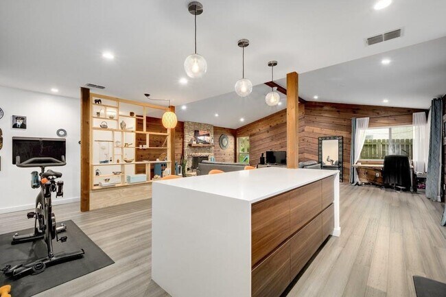 Foto del edificio - 2710 Deeringhill Dr