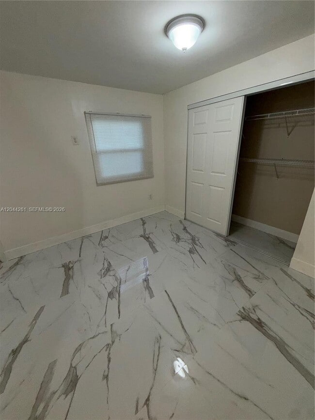 Foto del edificio - 6497 W 8th Ln