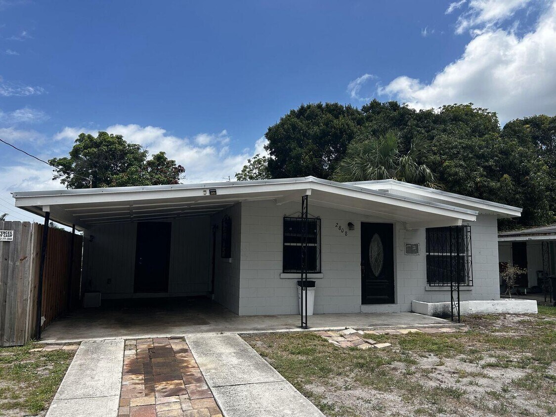Foto principal - 2808 Ave I