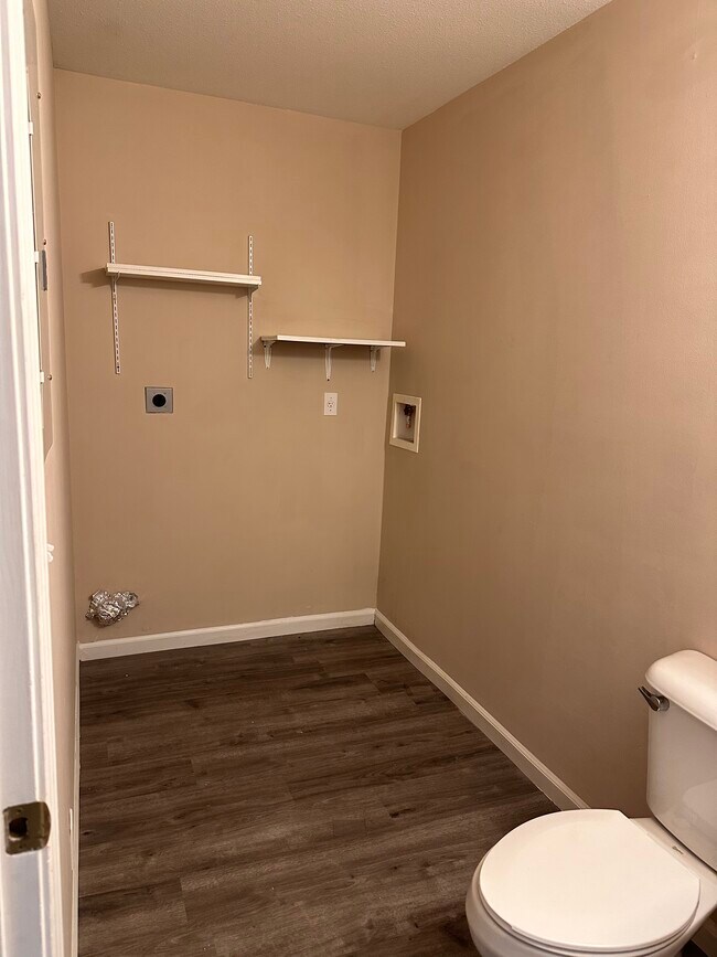 Building Photo - 561 Expansion Ln