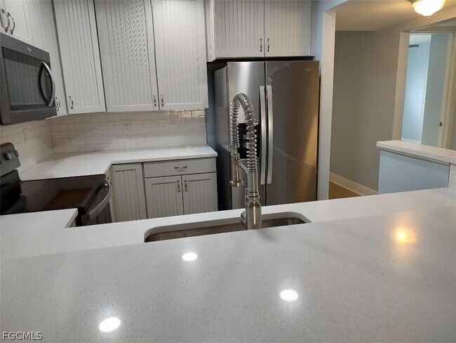 Foto del edificio - 4928 Vincennes St