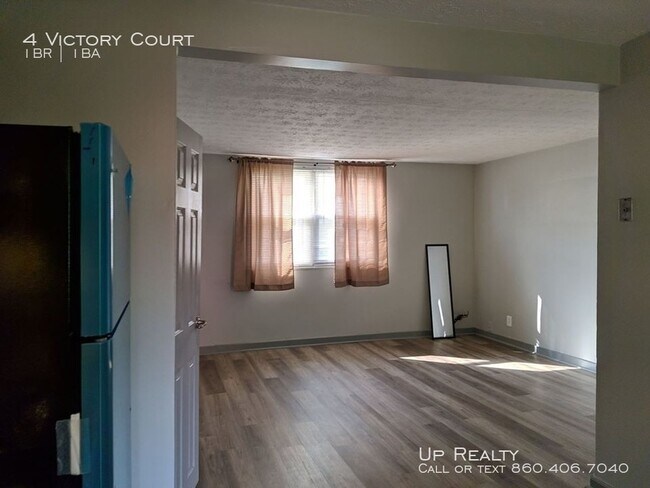 Building Photo - 4 Victory Ct