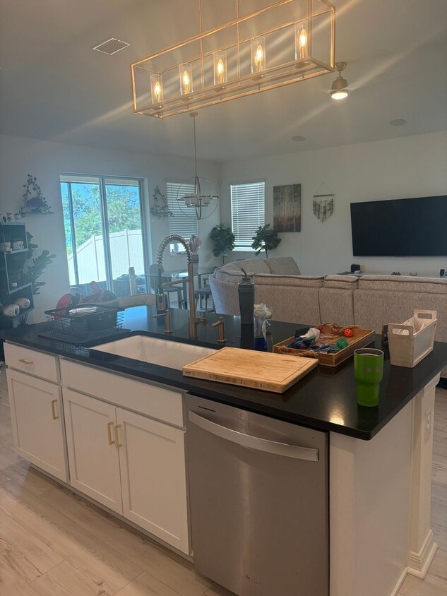 Foto principal - 10381 Honeysuckle Vine Cir