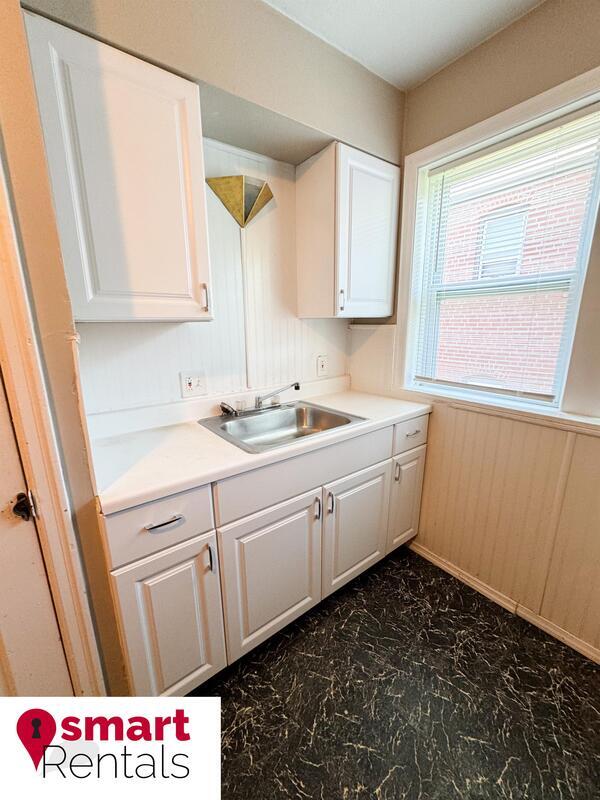 Building Photo - 4924 Kemper Avenue - 2F