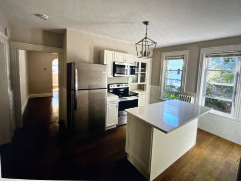 41 Richmond Ave, Worcester, MA 01602 Room for Rent in Worcester, MA