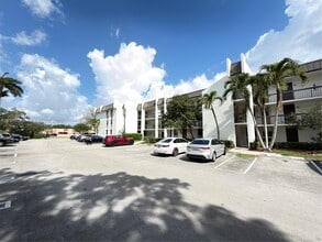 Building Photo - 8441 Forest Hills Dr