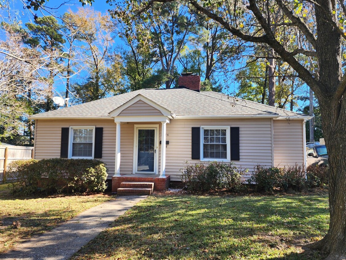 Primary Photo - ~~~~HEART OF WILMINGTON~~~ COLONIAL VILLAGE