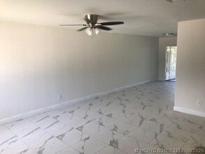 Building Photo - 1104 Riverside Dr