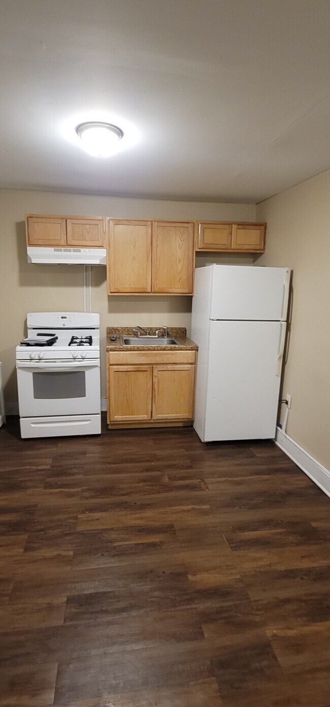 Kitchen - 6336 Dicks Ave