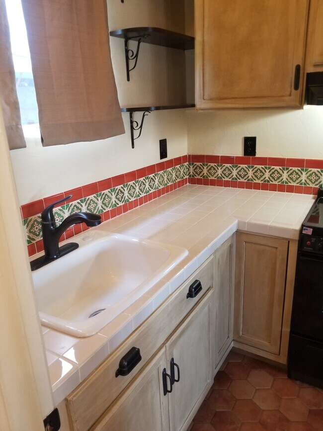 Foto del edificio - 783 N Indian Canyon Dr