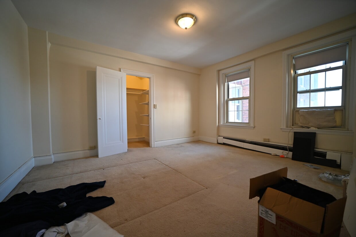 Primary Photo - 1401 Beacon St