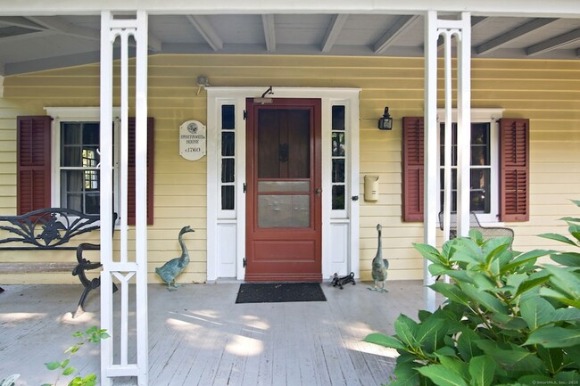 Building Photo - 83 Linden Ave