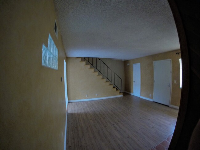 Foto del edificio - 8280 Rush St