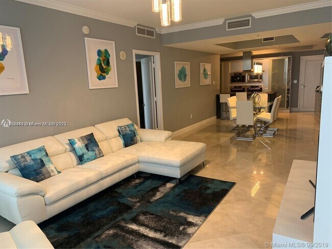 Foto del edificio - 18201 Collins Ave