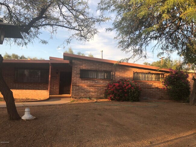 Foto del edificio - 6941 E Luana Dr