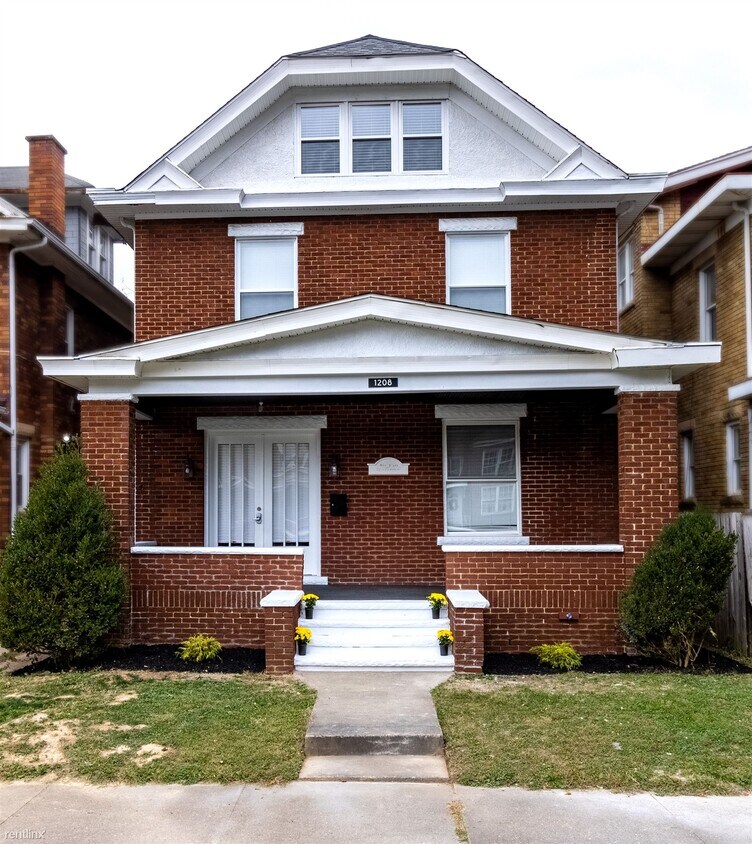 4 br, 2 bath House 1208 10th Avenue House Rental in Huntington, WV