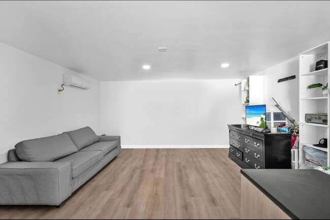 Building Photo - 7151 Taft St