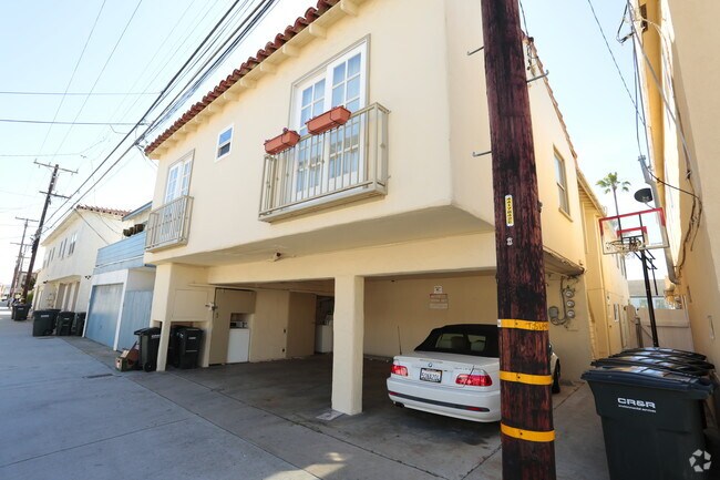 Foto del edificio - 1324 W Balboa Blvd