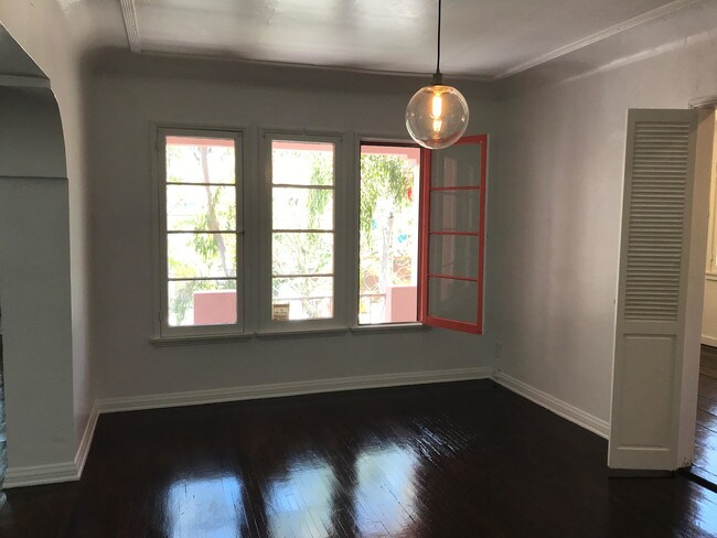 Foto del edificio - 812 N Sweetzer Ave