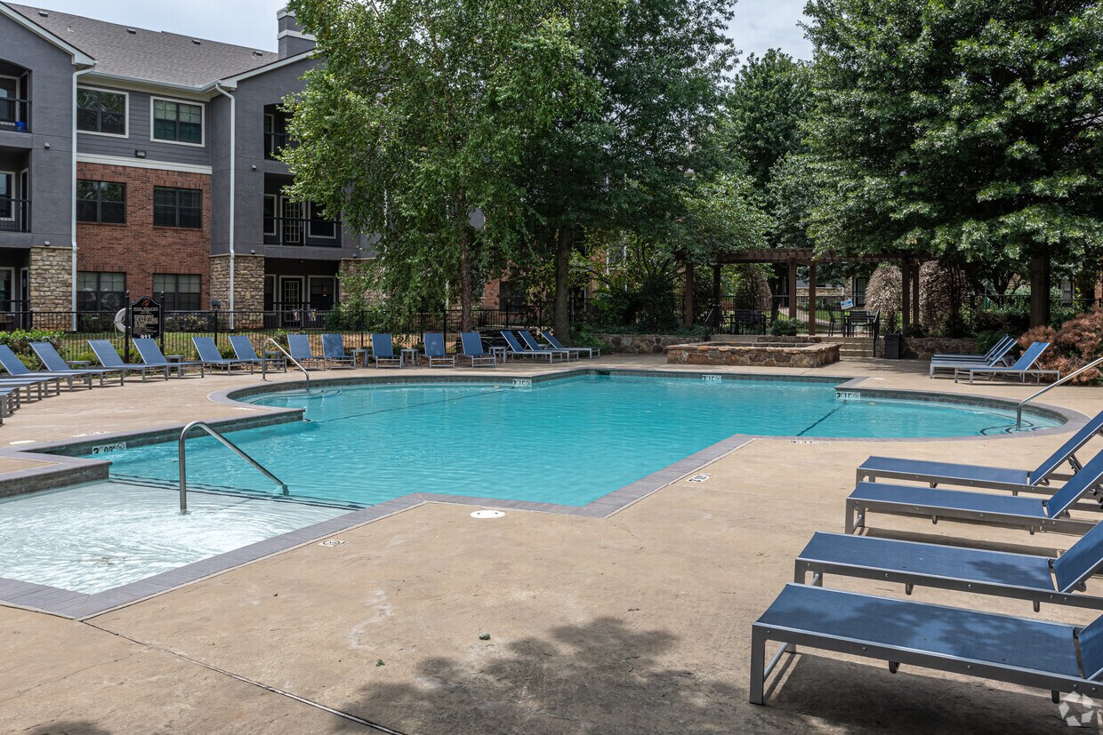 Glen at Polo Park Apartments in Bentonville, AR