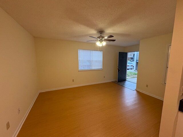 Foto del edificio - 2004 Tower Pl