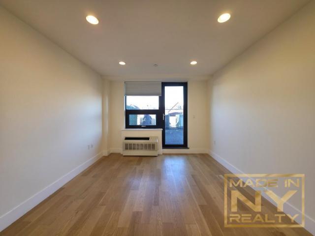 Foto del edificio - 1 bedroom in REGO PARK NY 11374