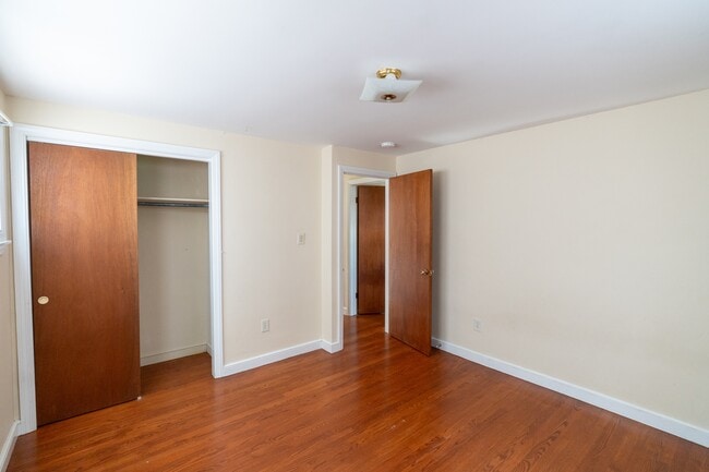 Building Photo - 16 Katherine St