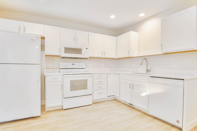 Kitchen - 7704 S 25th St