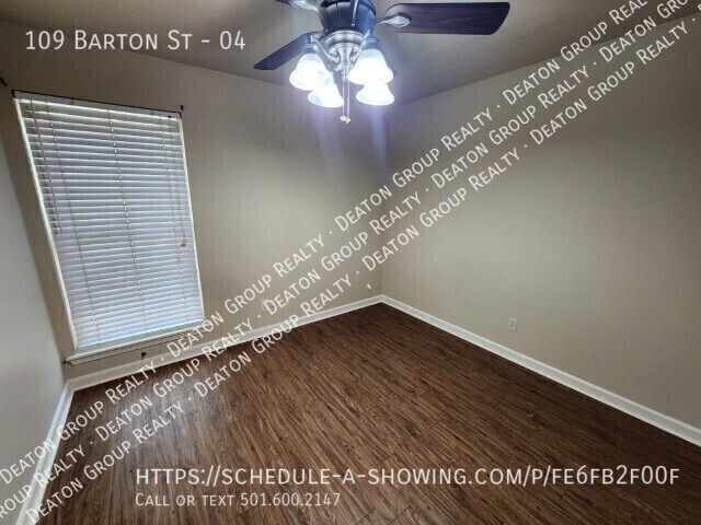 Building Photo - 109 Barton St