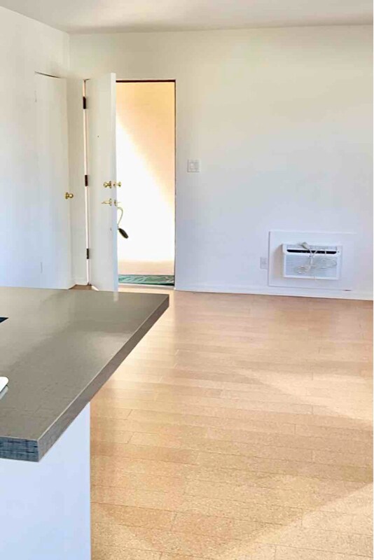 Foto del edificio - 2290 S Palm Canyon Dr