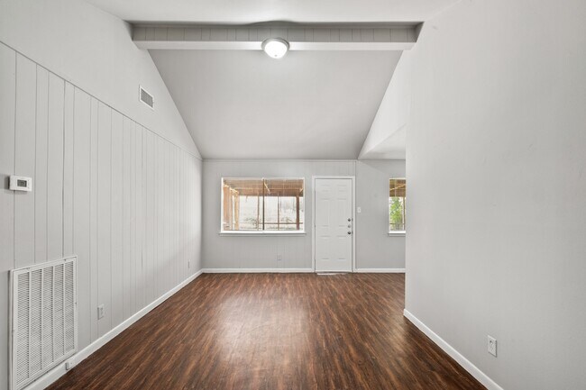 Foto del edificio - 13426 Edgeboro St