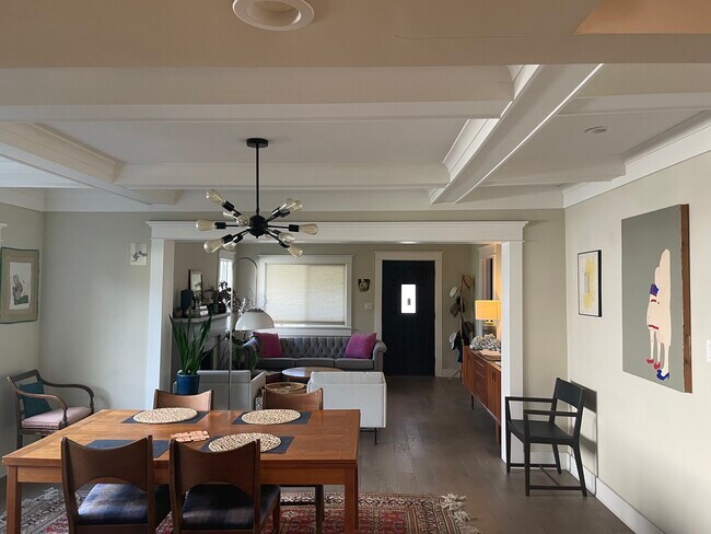 Foto del edificio - 3407 Montclair St