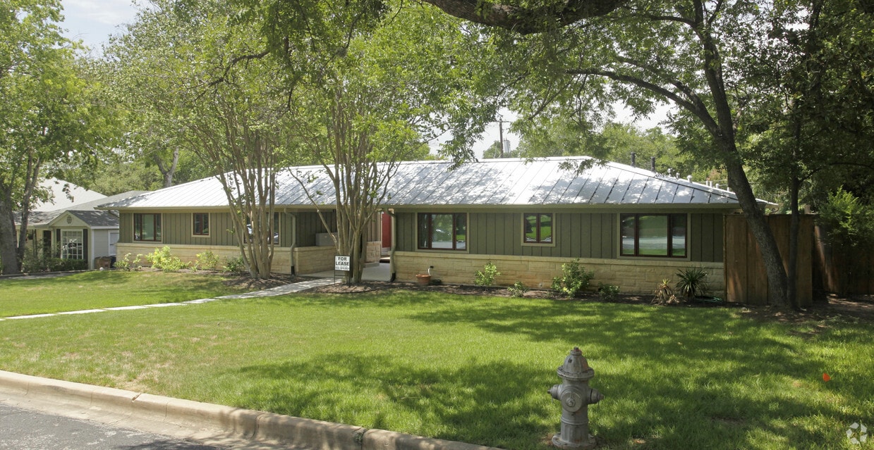 Primary Photo - 1600 Pease Rd