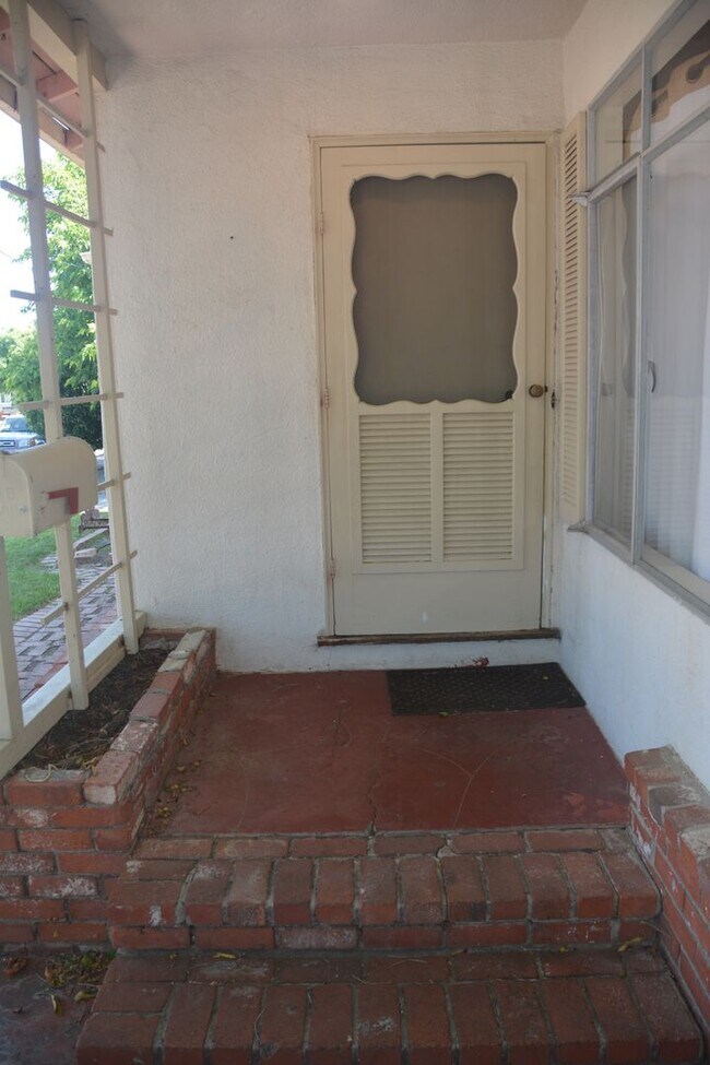 Building Photo - Spacious newly updated Pittsburg 3/1.5 home