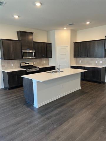 Building Photo - 1320 Villalonga Dr