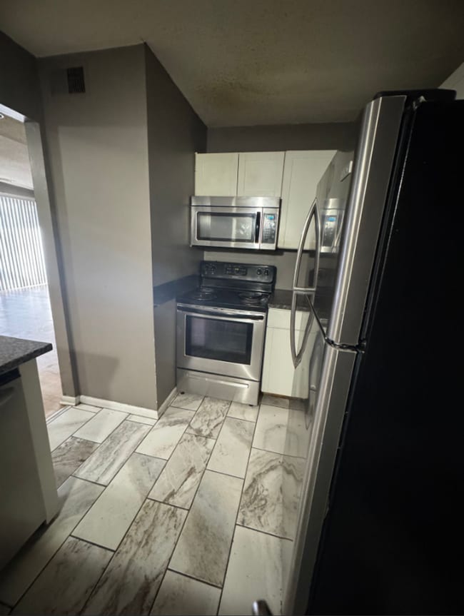 Interior Photo - spacious 1 bedroom