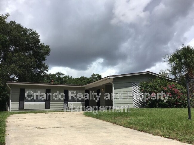 Building Photo - 7024 Chaucer Ln