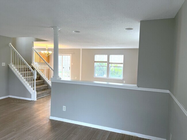 Foto del edificio - 10397 Bicknell Cir