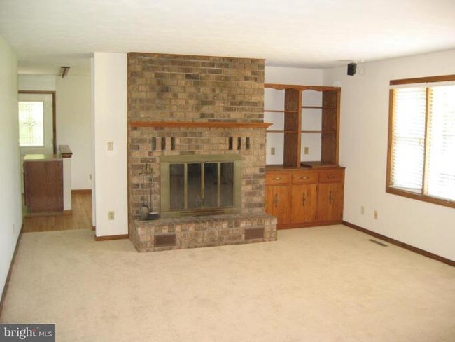 Building Photo - 19146 Poplar Hill Ln