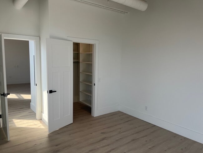 Building Photo - 311 Main St