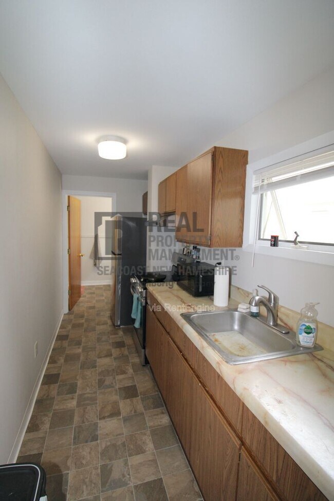 Building Photo - 40 Grove St