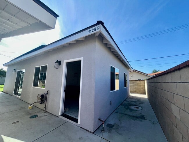 Newly Built 2 Bed, 2 Bath ADU for Rent Utilities Included - Newly Built 2 Bed, 2 Bath ADU for Rent Utilities Included House