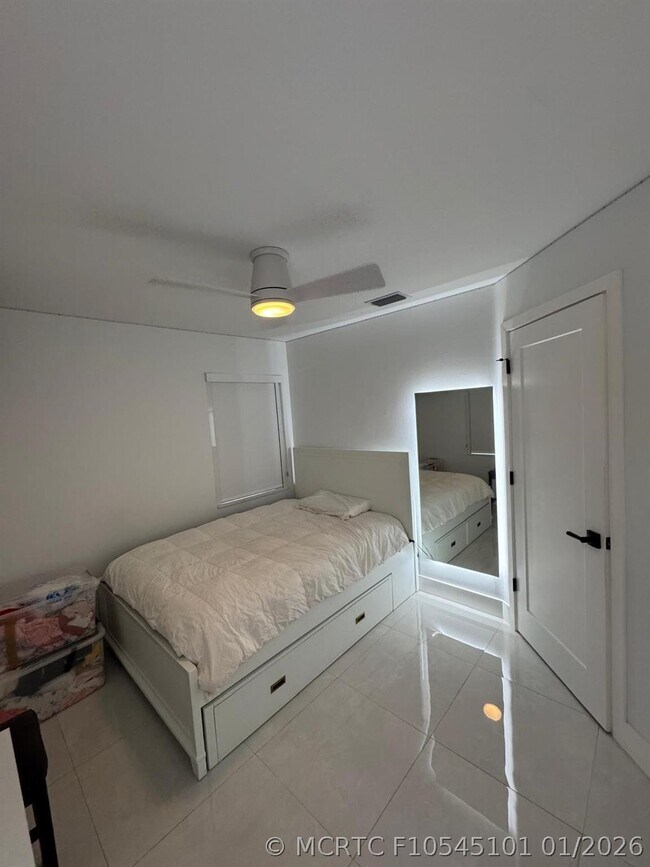 Foto del edificio - 8455 NW 190th Terrace