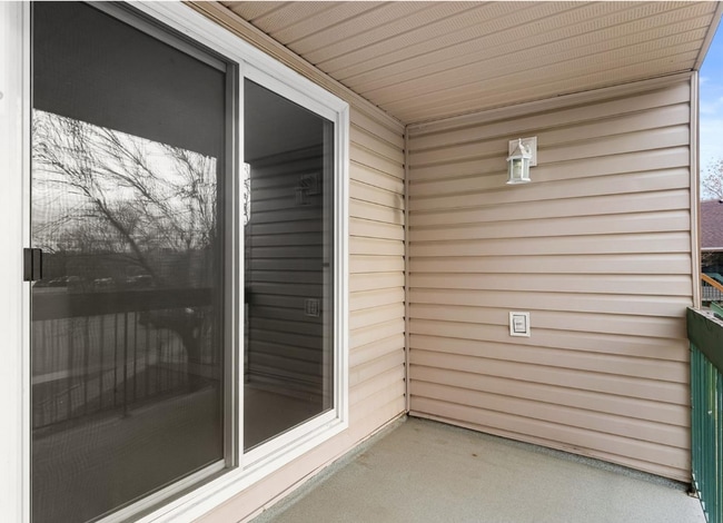 Building Photo - 34 Nollet Ave